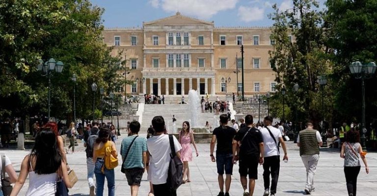 Διακλαδική έκθεση στον σταθμό του Μετρό «Σύνταγμα» στο πλαίσιο εορτασμού της Ημέρας Ενόπλων Δυνάμεων