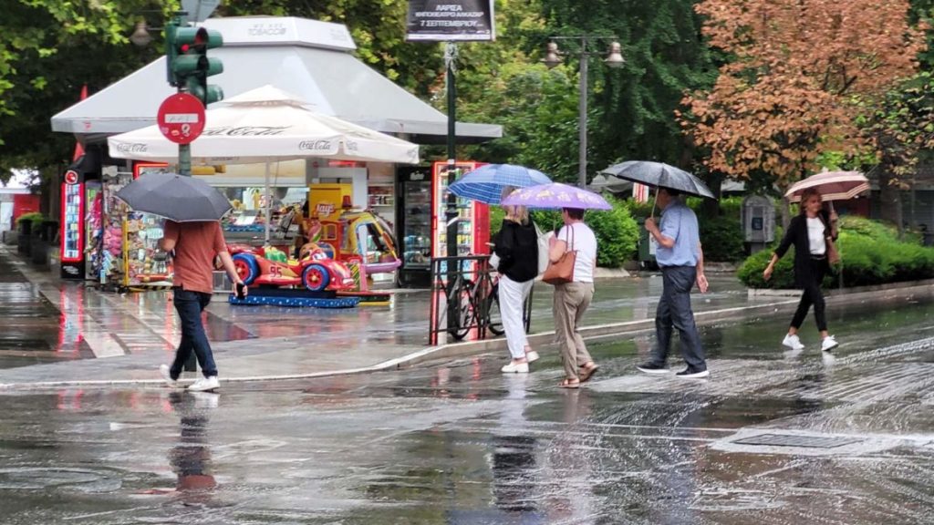 Καιρός: Βροχές το σκηνικό και σήμερα 15/5 – Σε ποιες περιοχές αναμένονται καταιγίδες