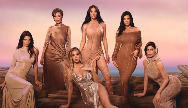 Το ριάλιτι σόου «The Kardashians» παραμένει και στη νέα σεζόν στο Hulu
