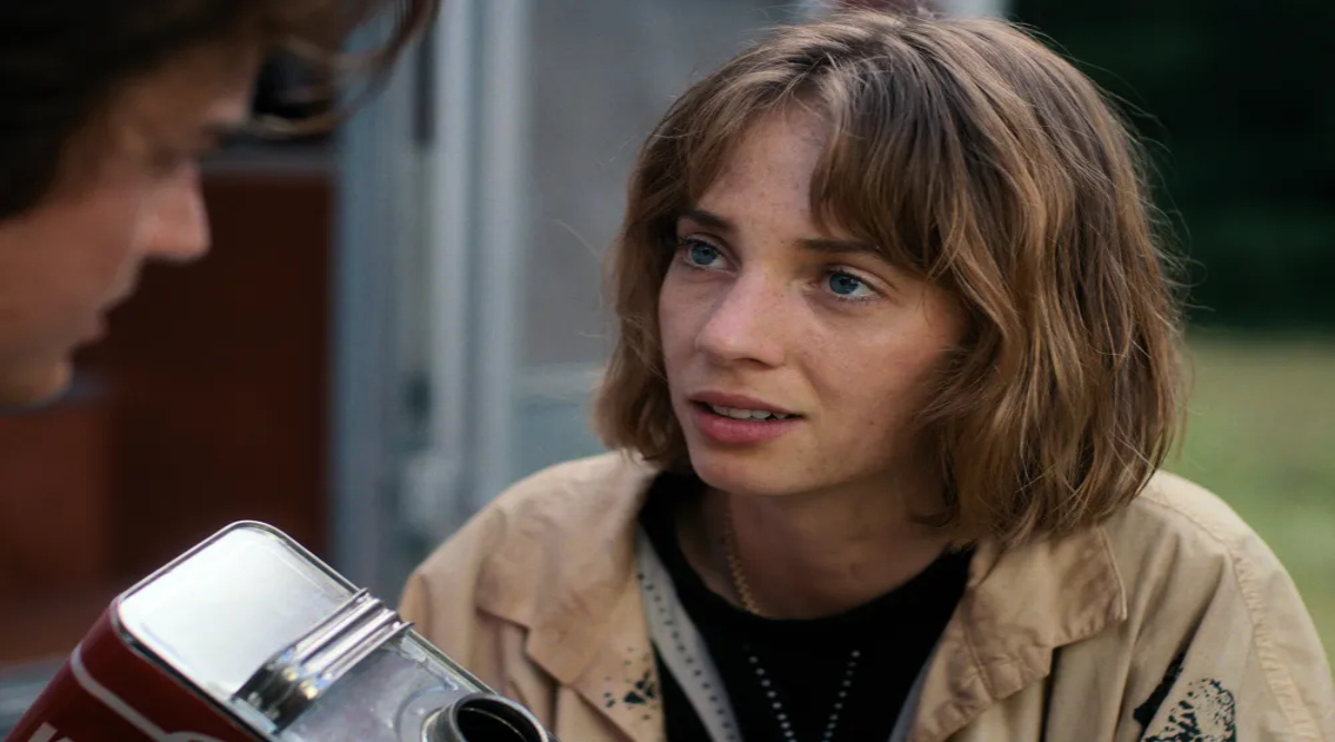 StrangerThings-Maya-Hawke-093338