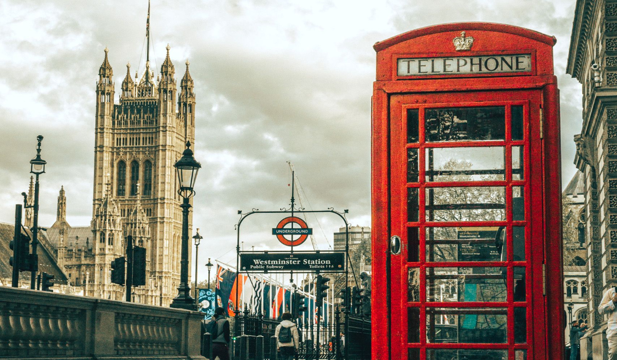 pexels-london-tilefonikos-thalamos-metro-34686150